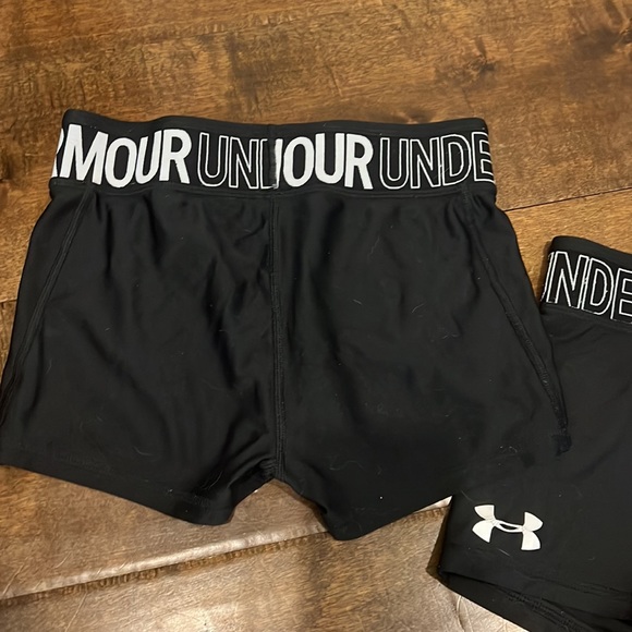 One pair of UnderArmour athletic shorts - Picture 2 of 4